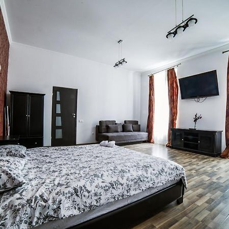 Central Studio Bnb Braşov Exteriör bild