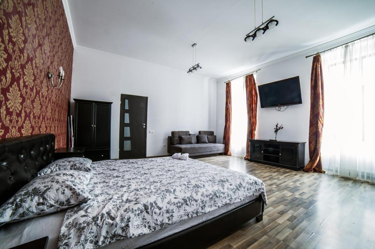 Central Studio Bnb Braşov Exteriör bild