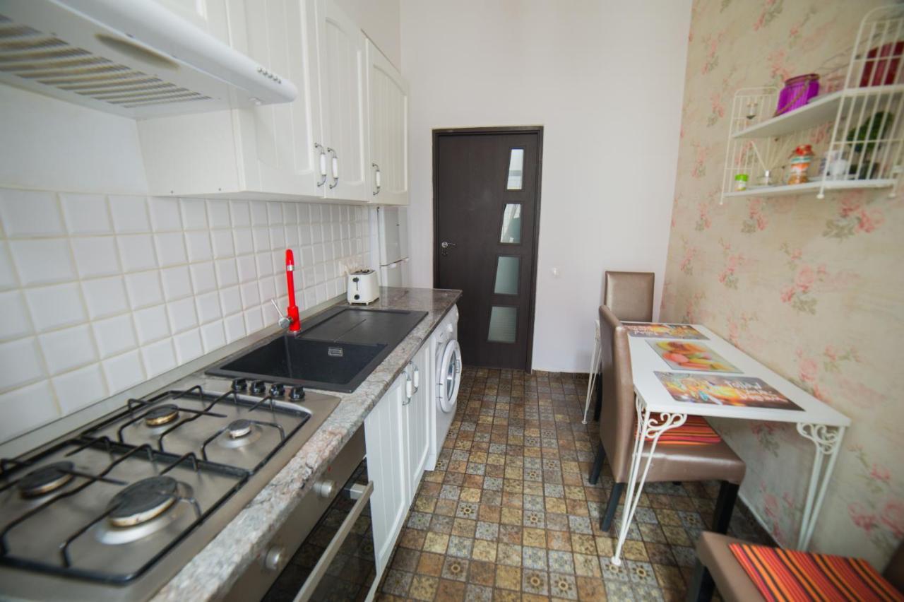 Central Studio Bnb Braşov Exteriör bild