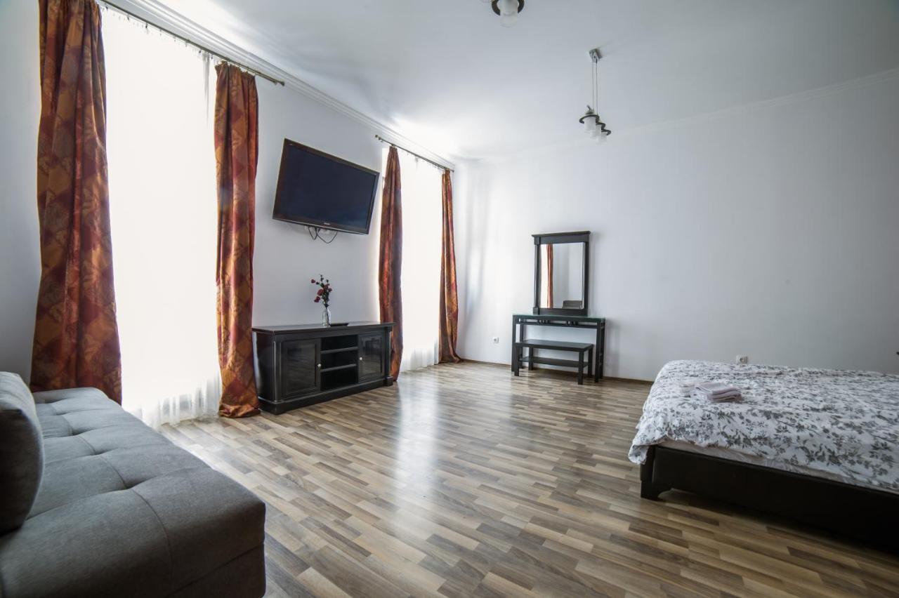 Central Studio Bnb Braşov Exteriör bild