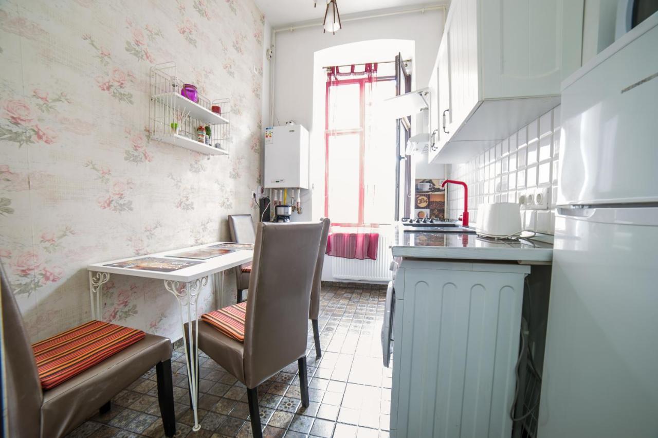 Central Studio Bnb Braşov Exteriör bild