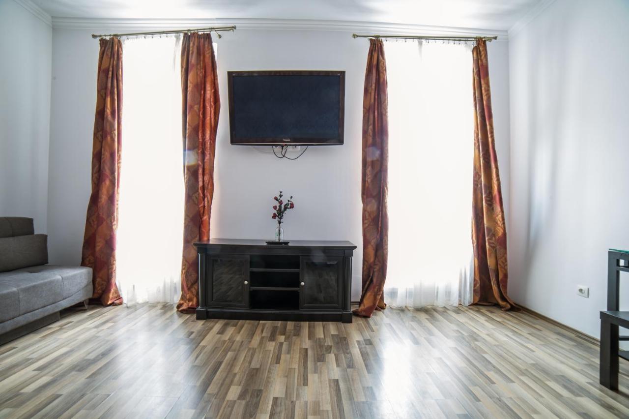 Central Studio Bnb Braşov Exteriör bild